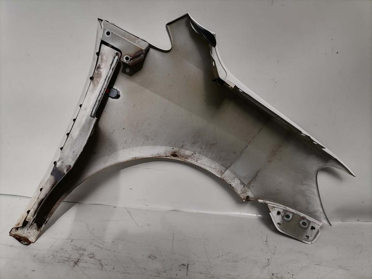 VW Caddy 3 2K original Kotfl&uuml;gel vorn links LB9A Candywei&szlig; Facelift Bj.2011